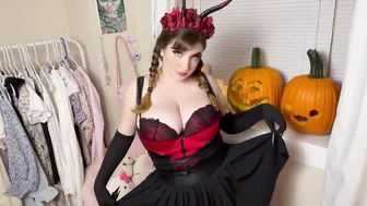 Busty Girl tries DARK Halloween looks #4