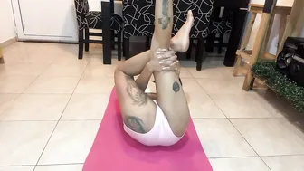 DEEP HIP OPENING YOGA STRETCHING ♥️♥️♥️♥️️ #flexibility #4