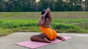 SLOW LIGHT YOGA STRETCH