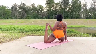 SLOW LIGHT YOGA STRETCH #4