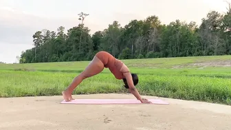 STRETCHING MY BODY OUTSIDE YOGA FLOW #4