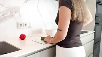 Morning Greens Whisper: Transparent Light as Alison’s Cooking Begins with ASMR #3