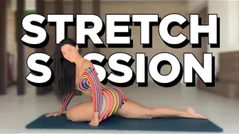 YOGA INSPIRED MOVES IN A CUTE AND COLORFUL SHORT DRESS | STRETCHING ROUTINE