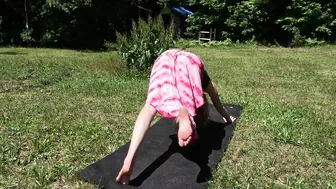 REALISTIC MORNING YOGA OUTSIDE WHEN YOU HAVE A DOG...♥️♥️ #4