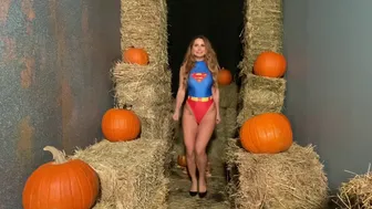 Super Woman’s Halloween pumpkin ???? Blooper | Marina Valmont