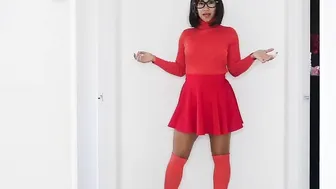 VELMA COSPLAY HALLOWEEN COSTUME | HOW TO STYLE WITH HOSIERY #3