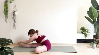 10 min BEGINNER Morning Yoga (DAY 7) #4