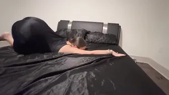 Yoga in Bed With a Dress Before Bed *SATISFYING #3