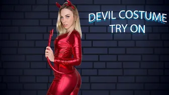 Halloween Devil Girl - Behave or I will visit you ;)