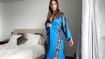 Luxury Robes Try-On and Review Featuring Ulivary #2