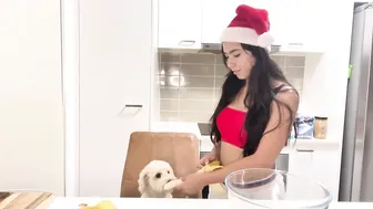 VLOGMAS DAY 19: BAKING DOG CUPCAKES #2